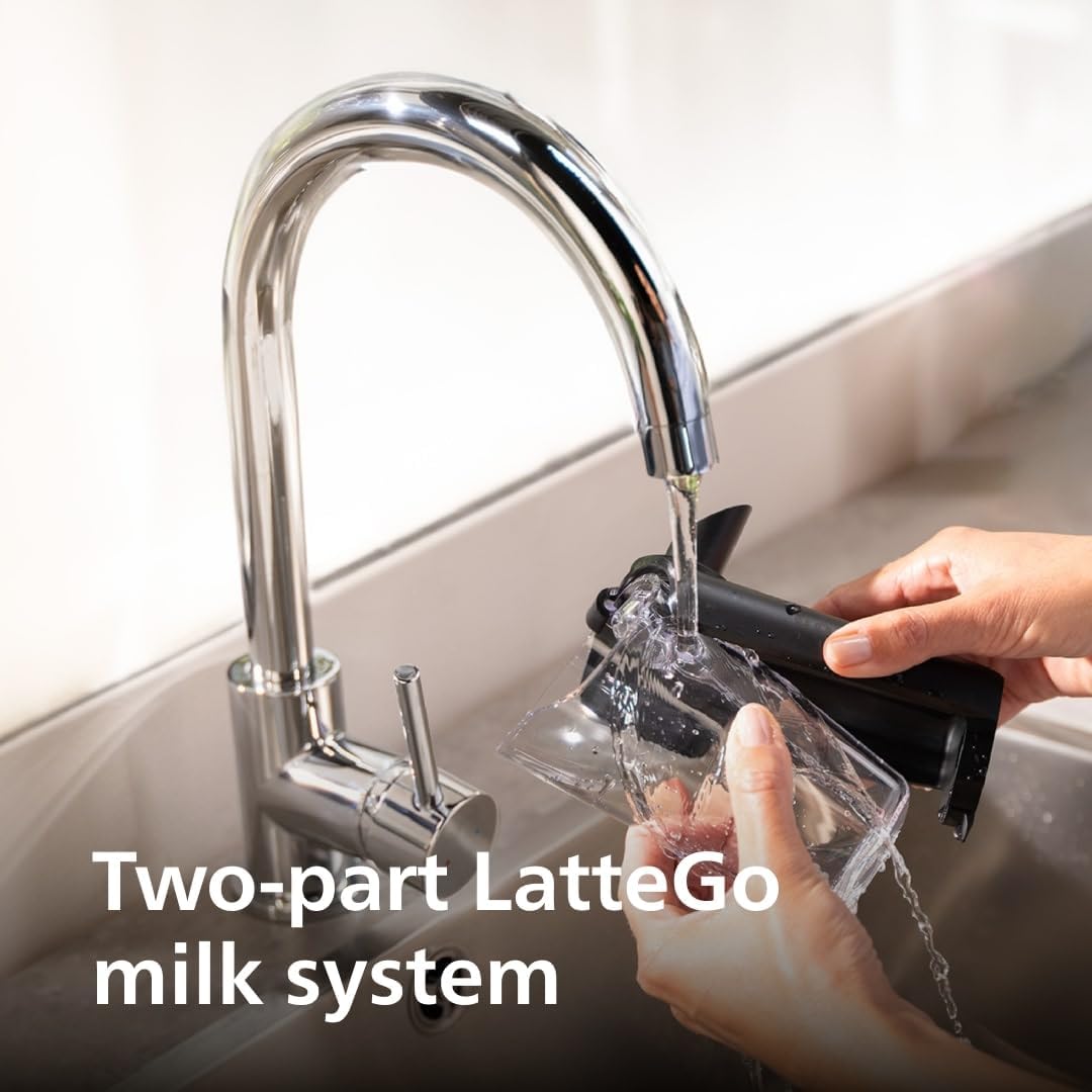 The 4400 series Rattolgo automatic Italian coffee machine features silent brewing technology and quick start-up. The fragrant coffee made from freshly ground coffee beans offers 12 hot and cold beverages, with a black chrome finish.